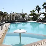 Comfort Hotell 4*