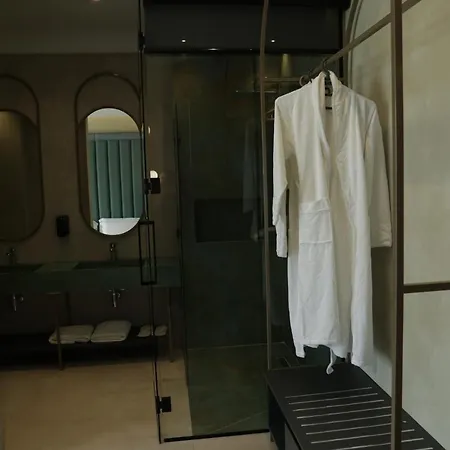 Comfort 4* 골렘
