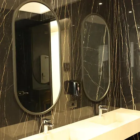 Ξενοδοχείο Comfort 4*