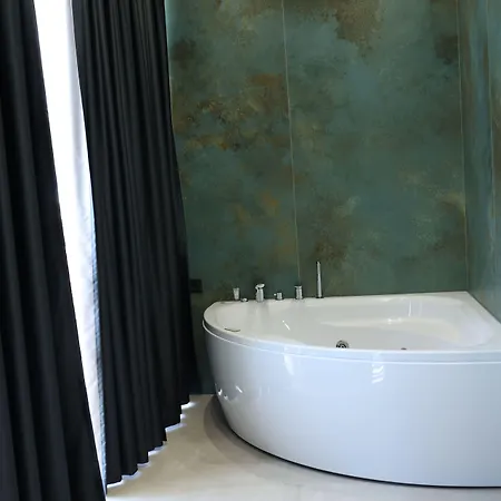 Ξενοδοχείο Comfort 4*