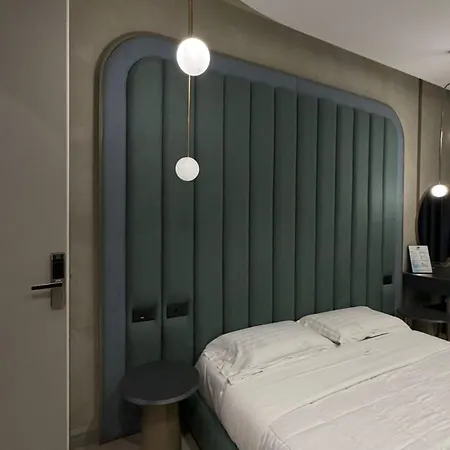 Comfort 4* 골렘